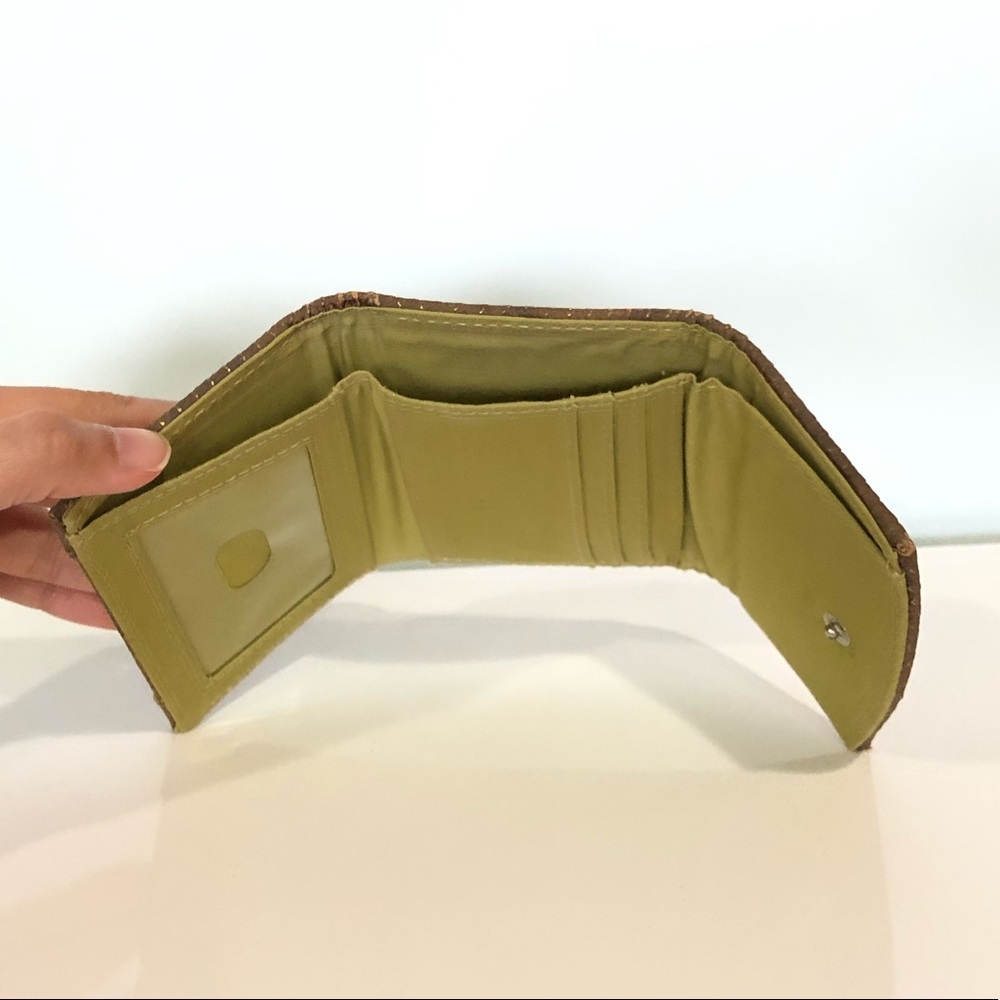 Snake-embossed and metallic trifold wallet - Picture 8 of 8
